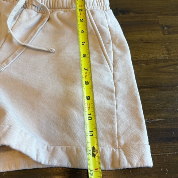 & Other Stories Cream Sweat Shorts Drawstring Pull On Stretch Khaki EU 36 - Picture 5 of 9